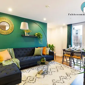  Apartment Amazing Flat-parking Available-by Fabaccommodation United Kingdom